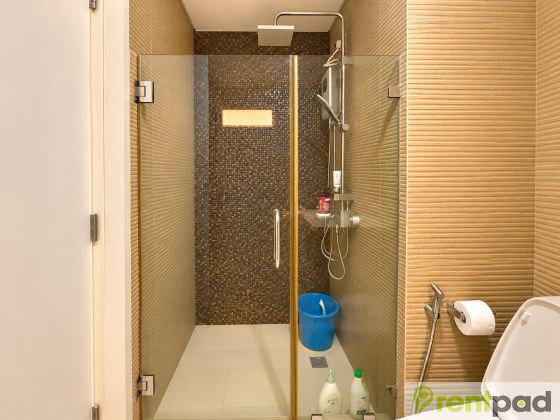Twin Oaks Place condo in Mandaluyong — photo 3