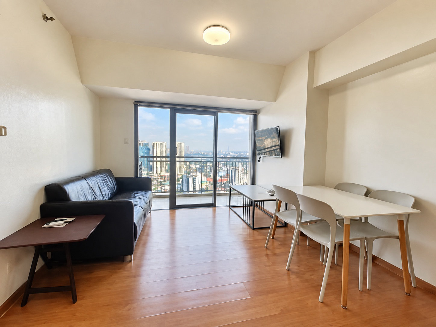 The Rise Makati condo in Makati — photo 2
