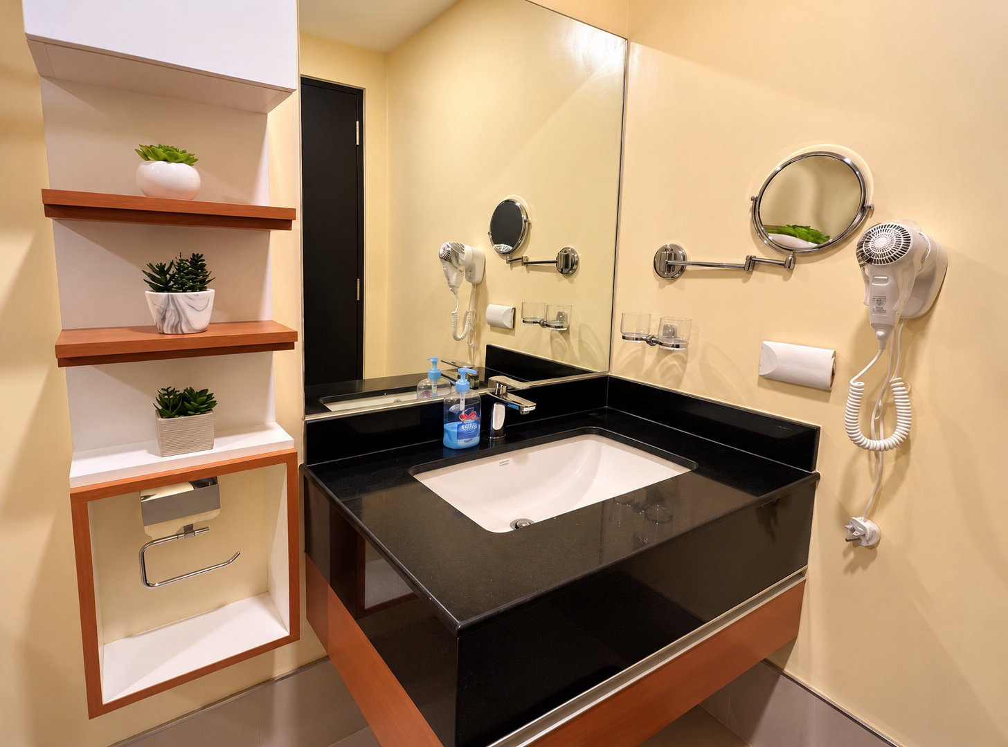 Two Serendra Sequoia Tower condo in BGC — photo 3