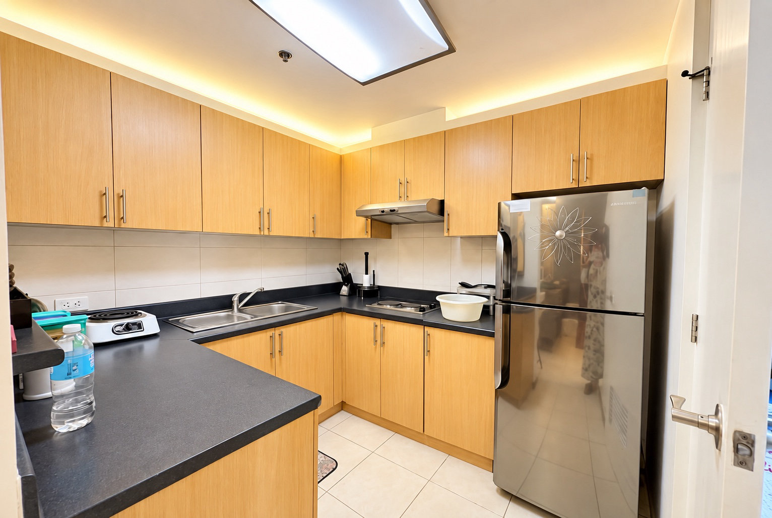 Two Serendra Encino (Mid Rise) condo in BGC — photo 6