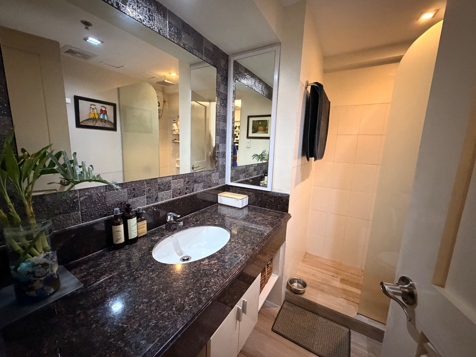Flair Towers condo in Mandaluyong — photo 11