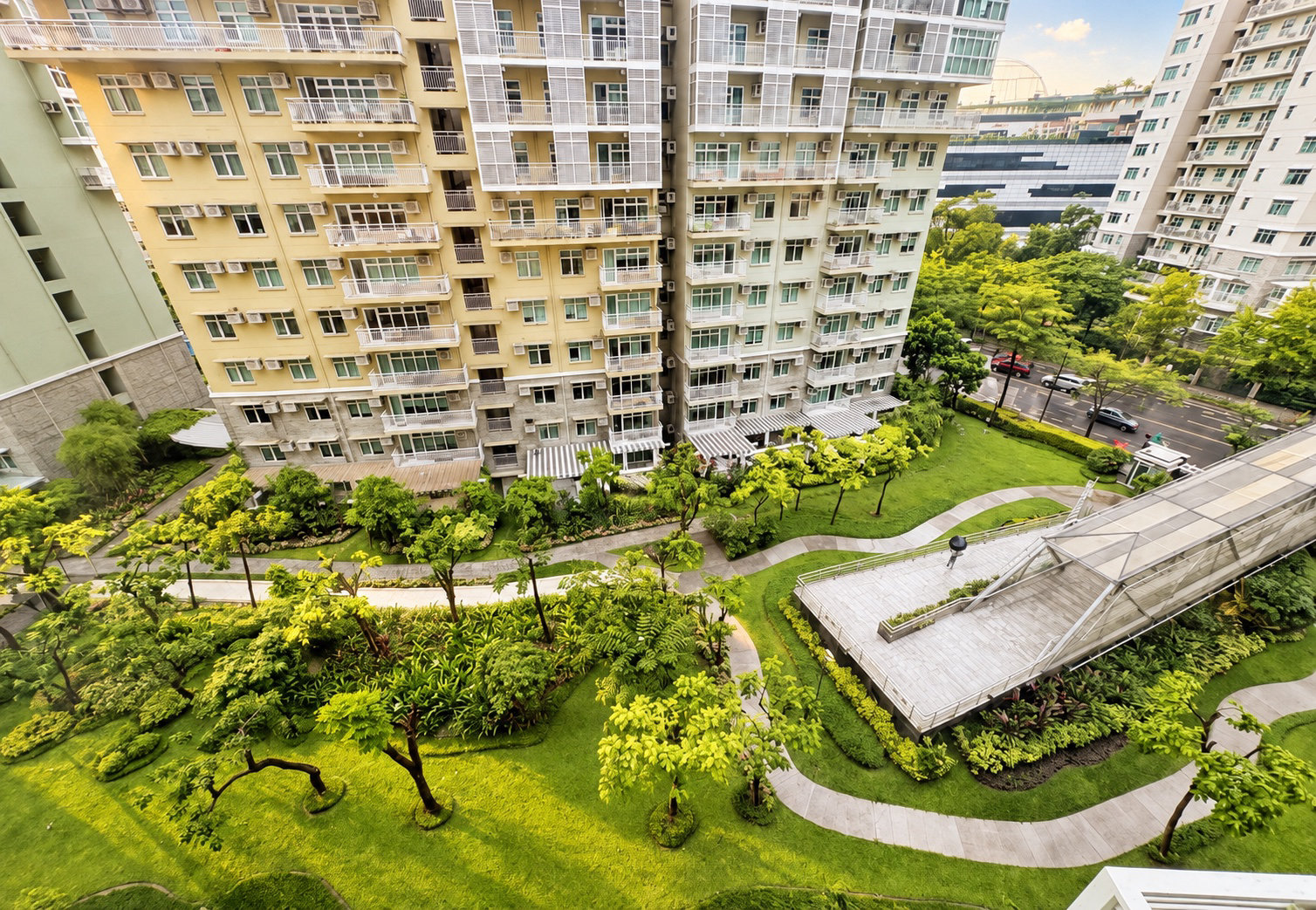 Two Serendra Encino (Mid Rise) condo in BGC — photo 8
