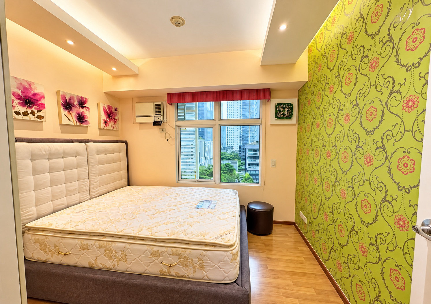 Two Serendra Encino (Mid Rise) condo in BGC — photo 10