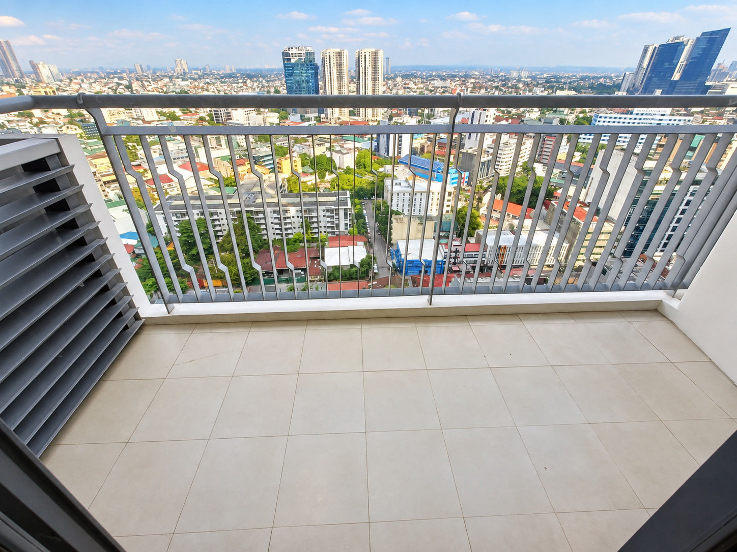 The Rise Makati condo in Makati — photo 6