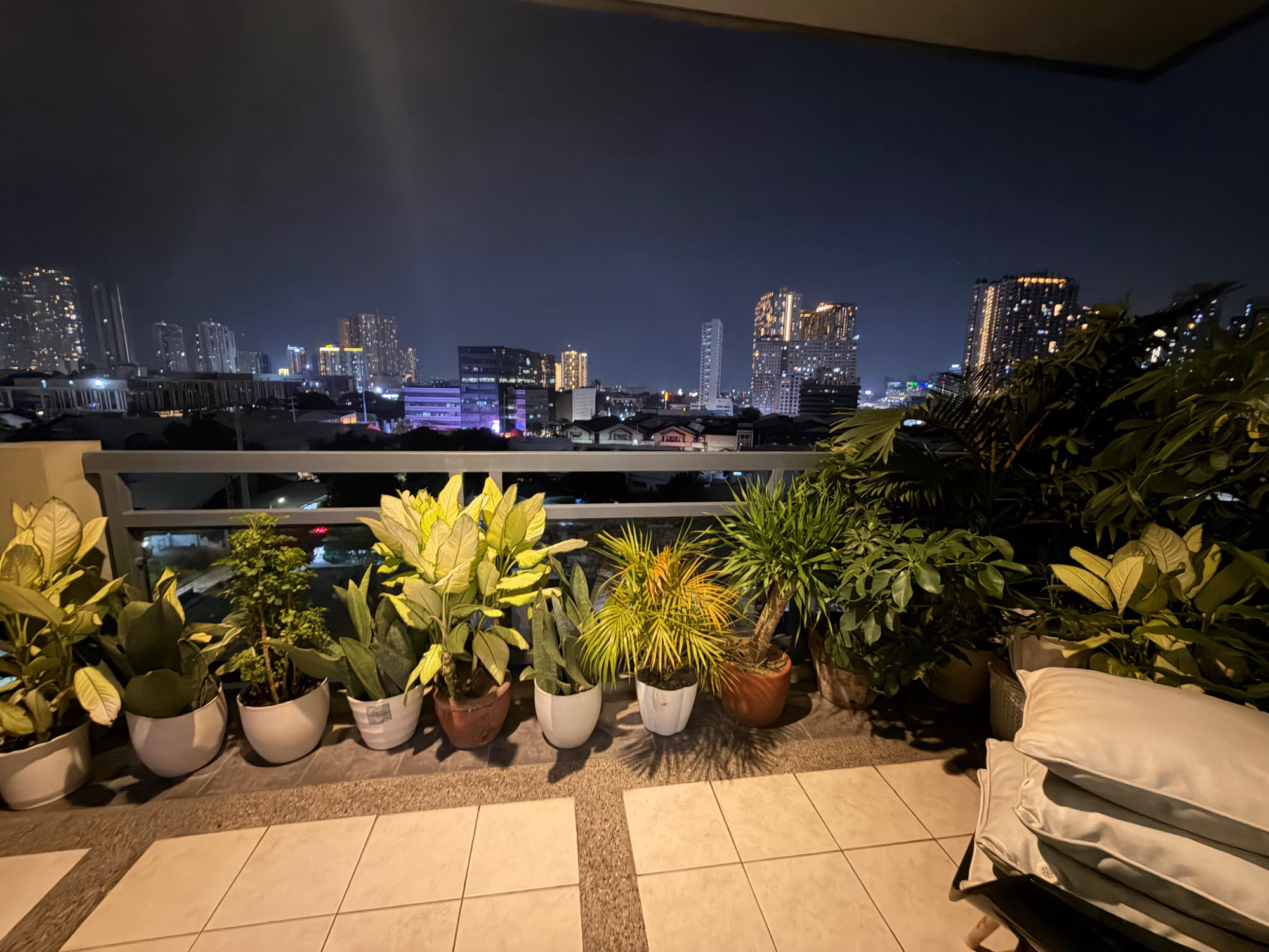 Flair Towers condo in Mandaluyong — photo 13